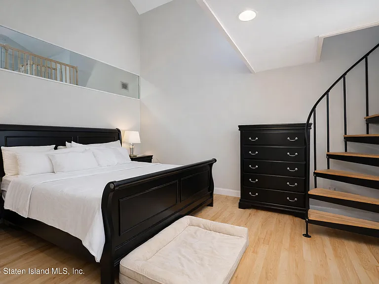 10 Pratt Ct — Photo 4