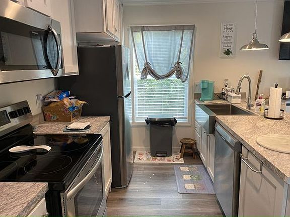 4th image of 225 Dreamers Ln