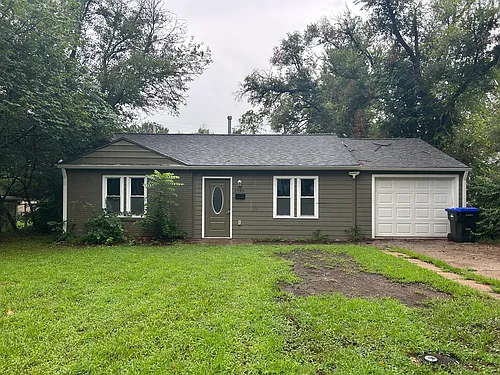 2509 SW Valley Brook Ln Photo 1