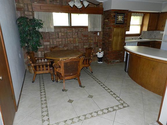 5th image of 1354 Munger Dr