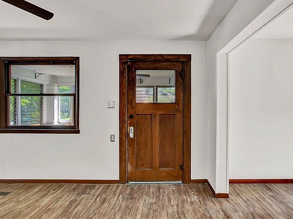 Living Room (Main door)