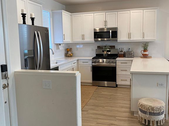 5th image of 4437 Guerrero Dr
