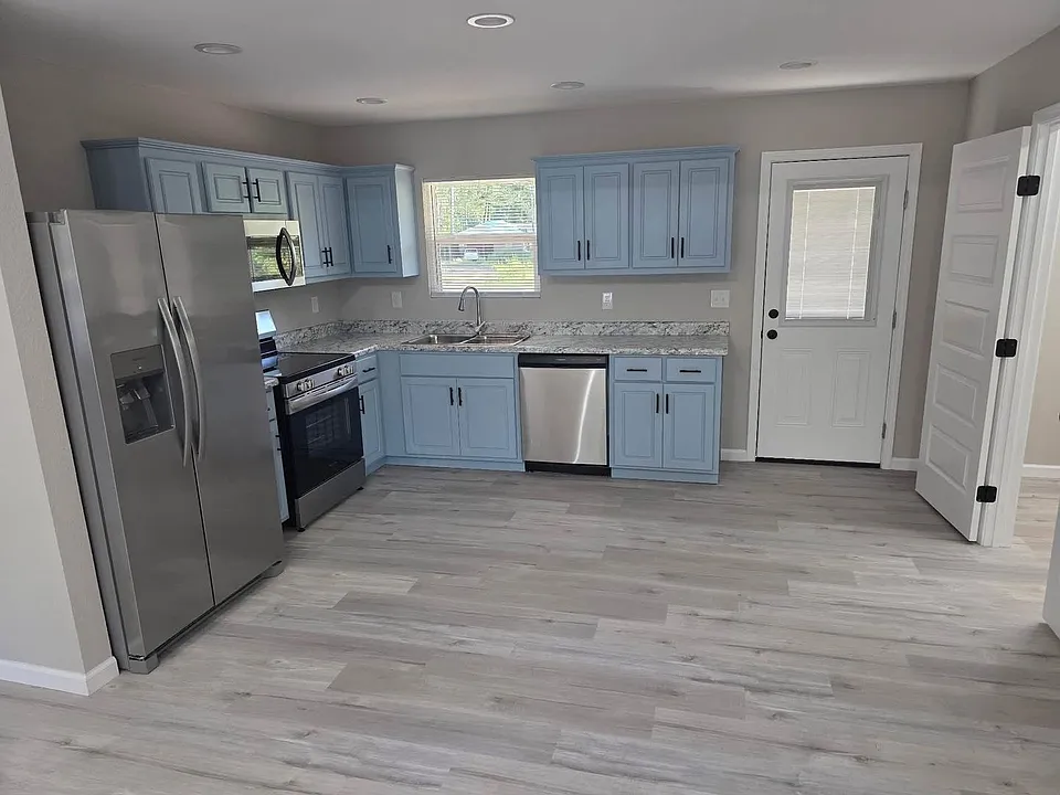 111 Holly Hill Dr