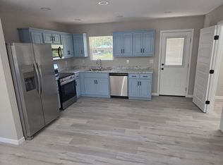 111 Holly Hill Dr, Lyons, GA 30436
