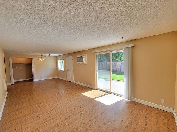 2nd image of 404 Belle Ave #1
