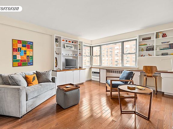 3rd image of 30 W 60th St #10XY