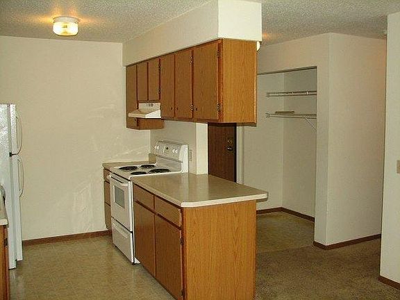 2nd image of 1009 6th Ave S APT 102