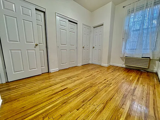 Rented by R New York | media 11