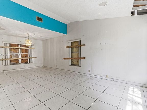 5th image of 7389 NW 48th Pl