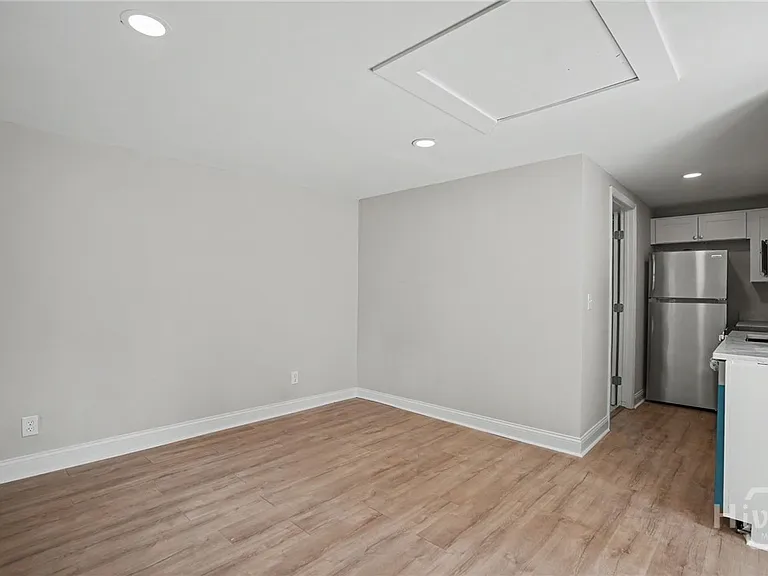 705 E 32nd St #2 — Photo 12