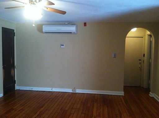 4th image of 830 Maplehurst Ct APT 8