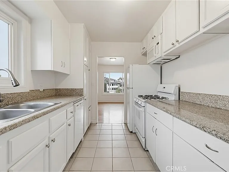 312 Raymondale Dr — Photo 11