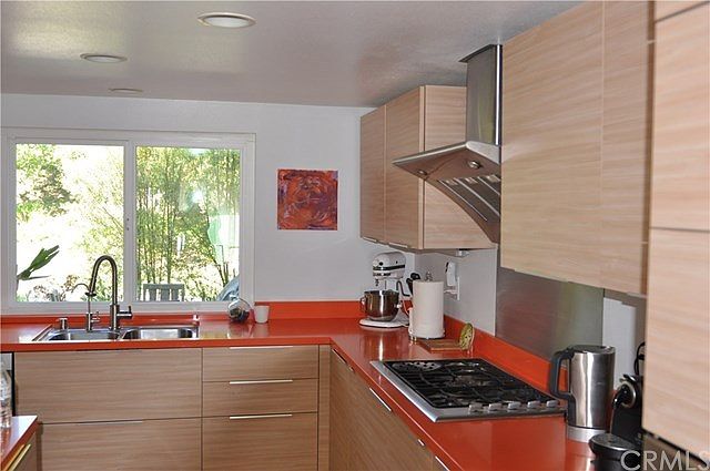 2nd image of 33 Aspen Way