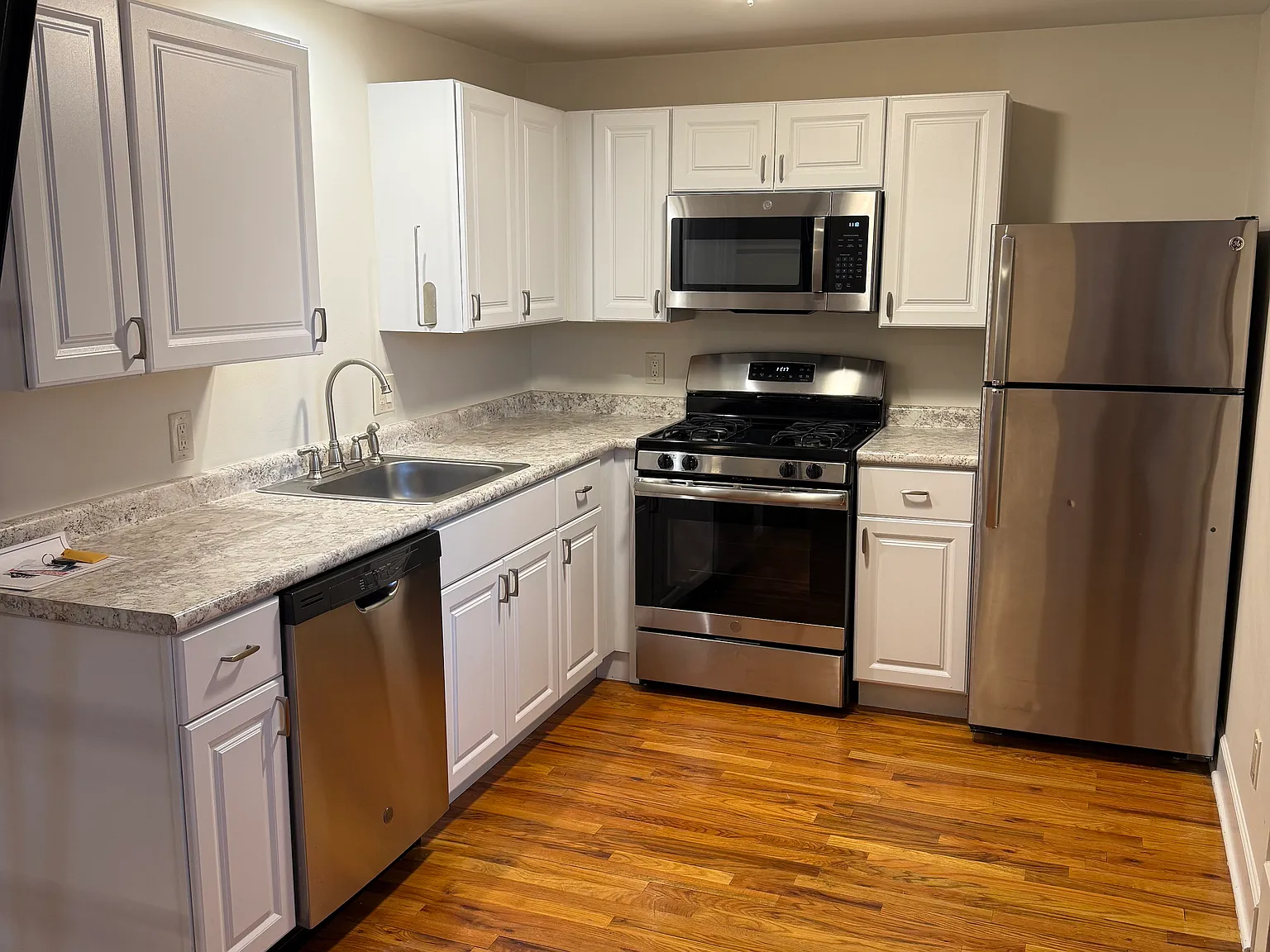 Chapel Hill Apartments — Photo 2