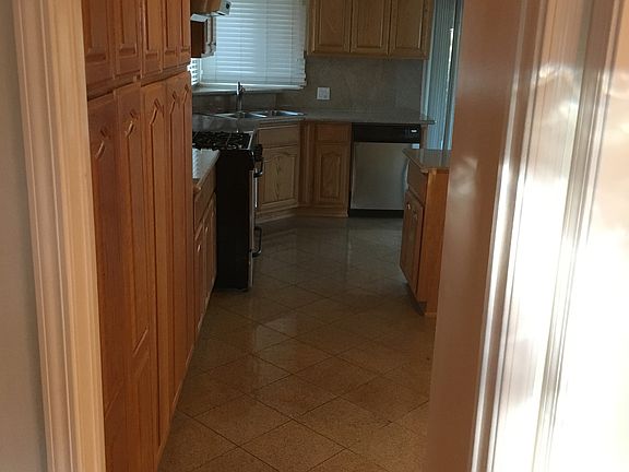 4th image of 16626 Ogram Ave