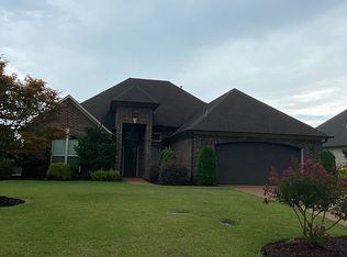 320 Copper Creek Dr, Jackson, TN 38305