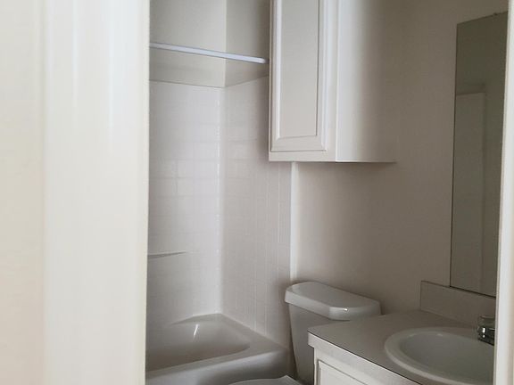 4th image of 5216 Waddell St #B