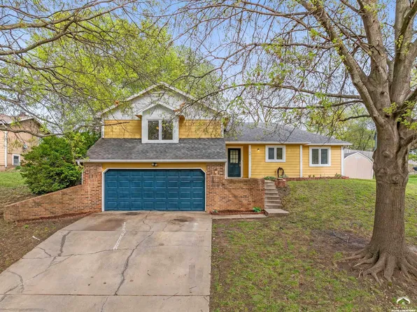 2404 Winterbrook Ct, Lawrence, KS 66047