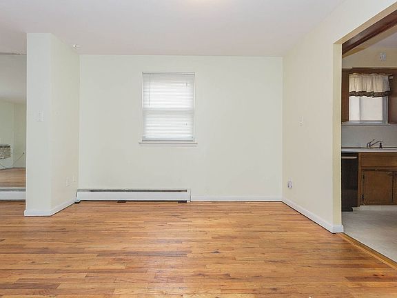 5th image of 6722 Burns St