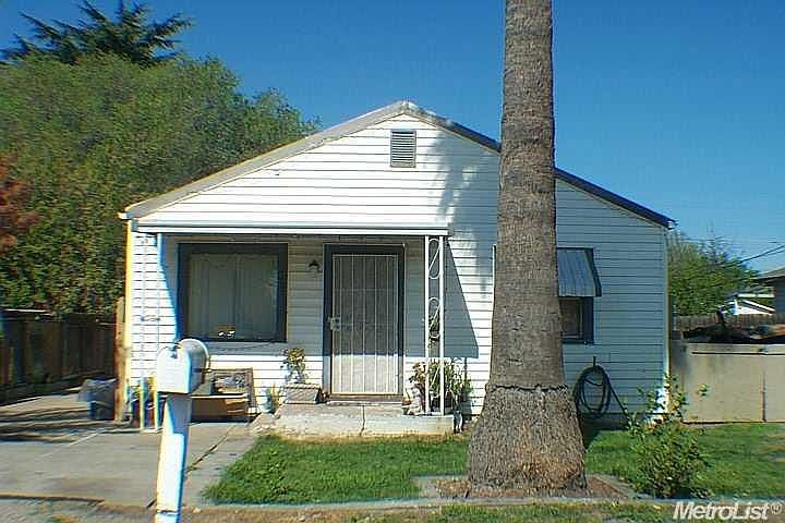 1st image of 2417 Totten Ave