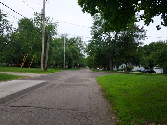 4th image of 2141 Edgewood Dr