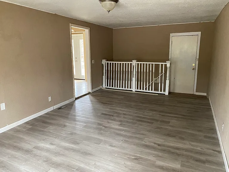 10401 Richmond Ave — Photo 13