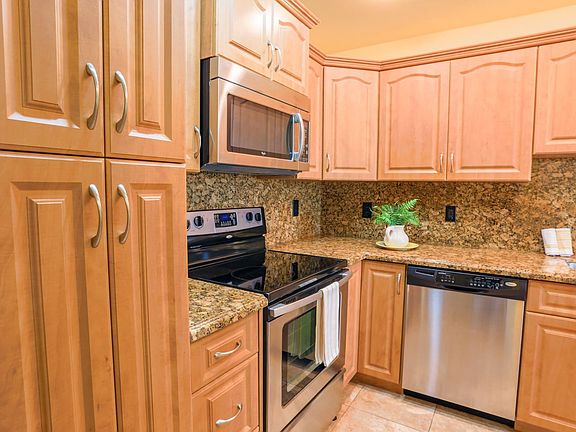 2nd image of 2521 Pansey Ln #7-A