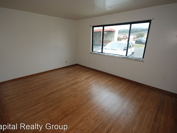 2nd image of 42 Linden Ave APT 2