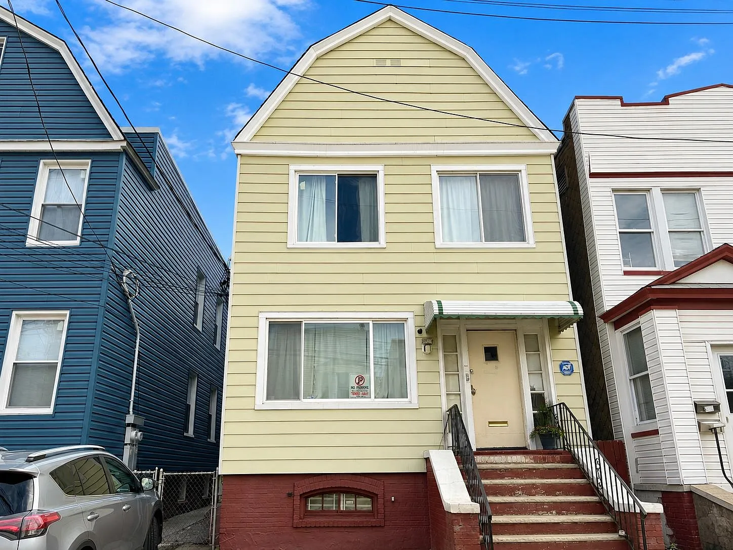 3 bed, 1.5 bath, $2,400 — Photo 1