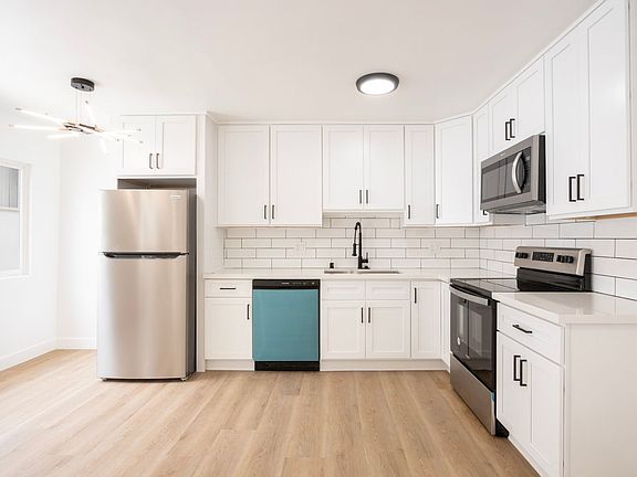 4th image of 1626 N Fuller Ave APT 202