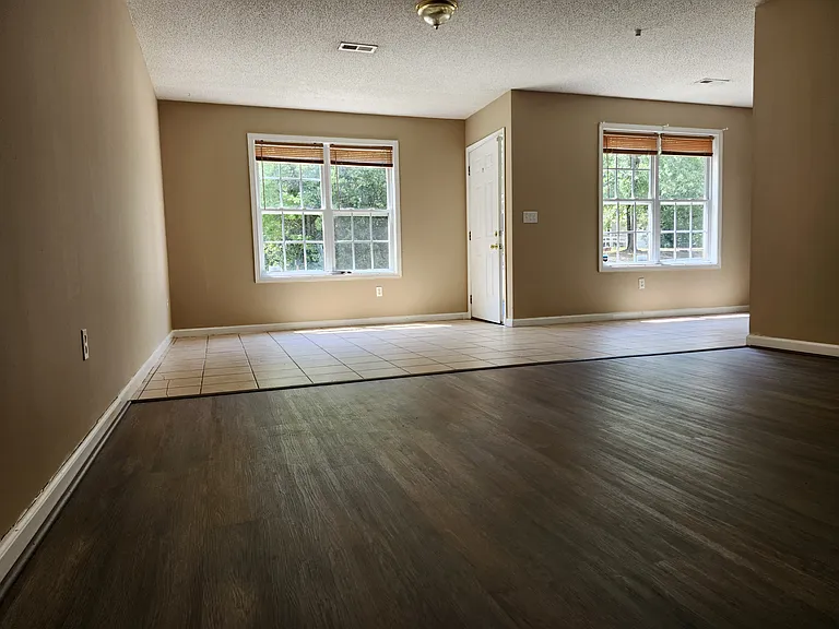 3507 Vista Trl — Photo 2