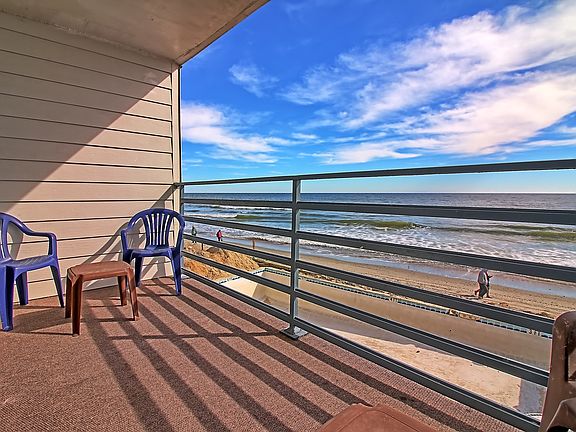 5th image of 920 N Waccamaw Dr #1101