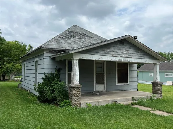 1015 N Buckeye St, Iola, KS 66749