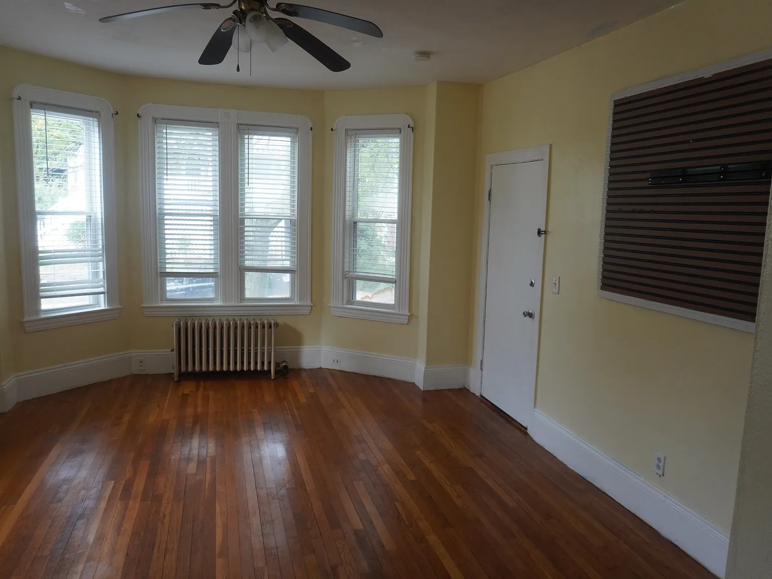 3 bed, $3,000 — Photo 4