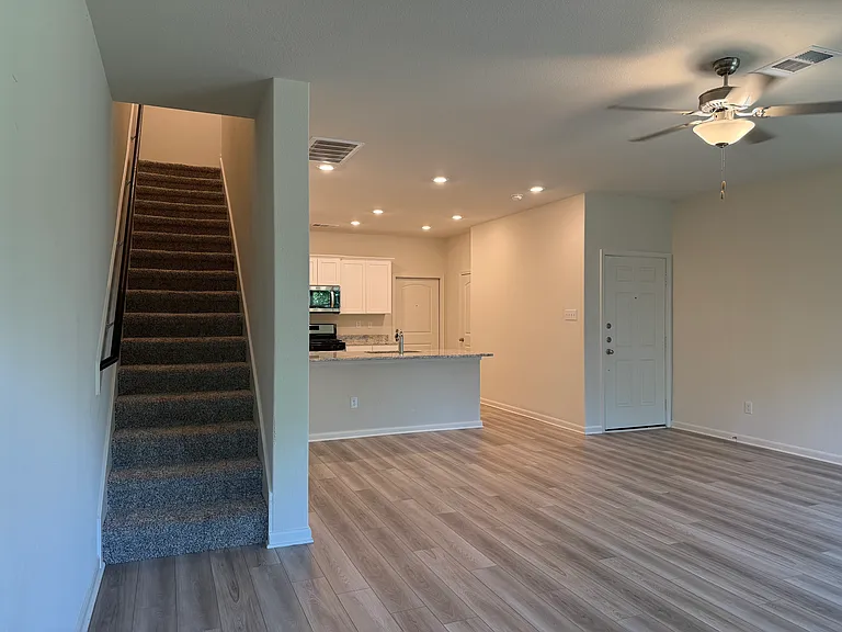 229 Marsh Ln — Photo 3