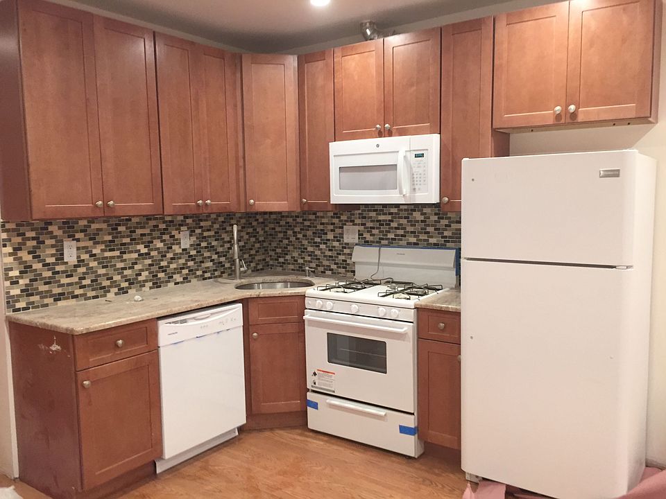 1st image of 195 18th St #3