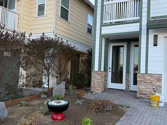 4th image of 1869 Ocean View Ave #A