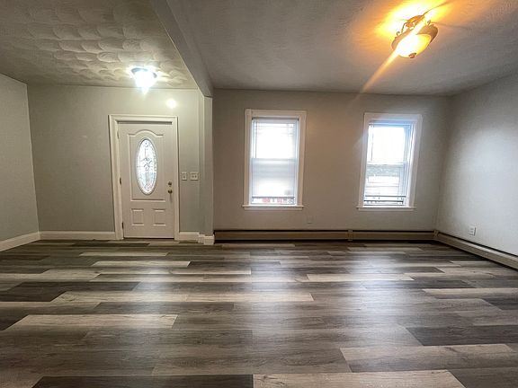 4th image of 257 Roger Williams Ave