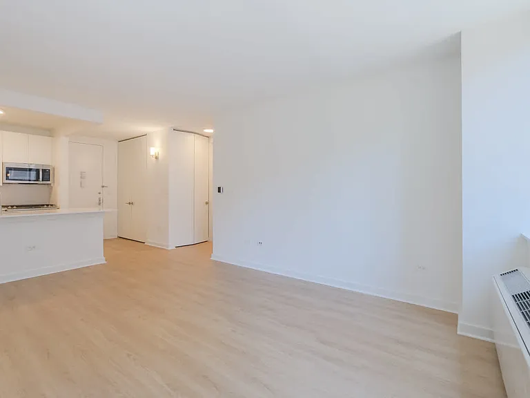 777 6th Ave #16F — Photo 27