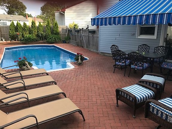 Brick Patio In-ground Pool 