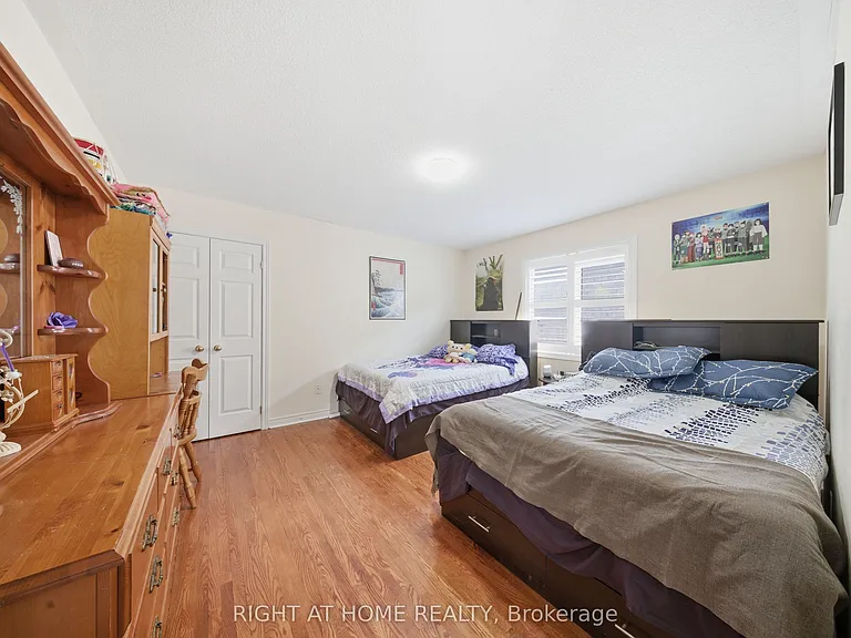284 Maple Leaf Dr — Photo 23