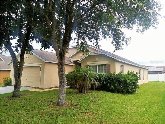 2nd image of 4609 Woodford Dr