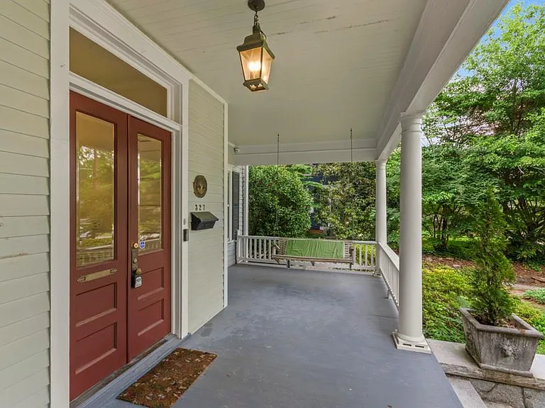 327 Adams St — Photo 3