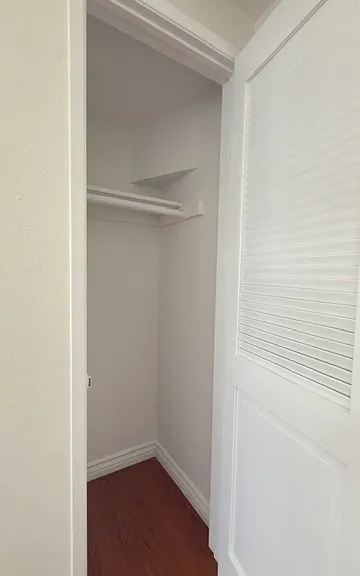 717 W Milford St #101 — Photo 12