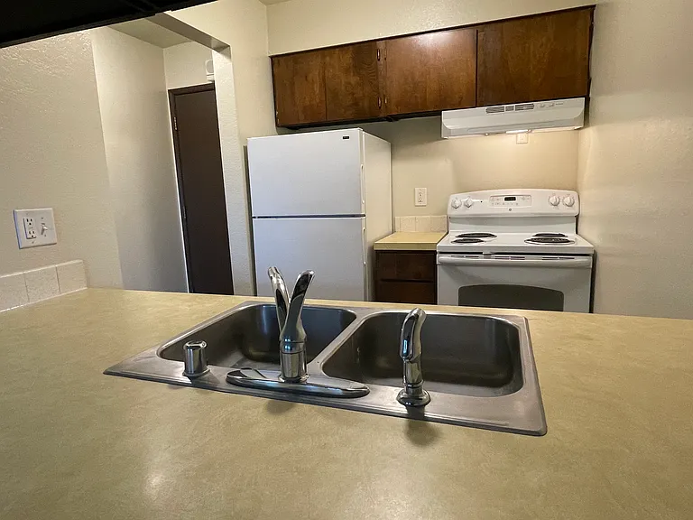 1325 E 27th Ave #2 — Photo 5