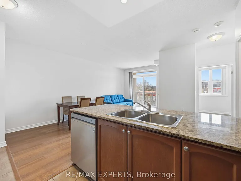15450 Yonge St S #207 — Photo 13
