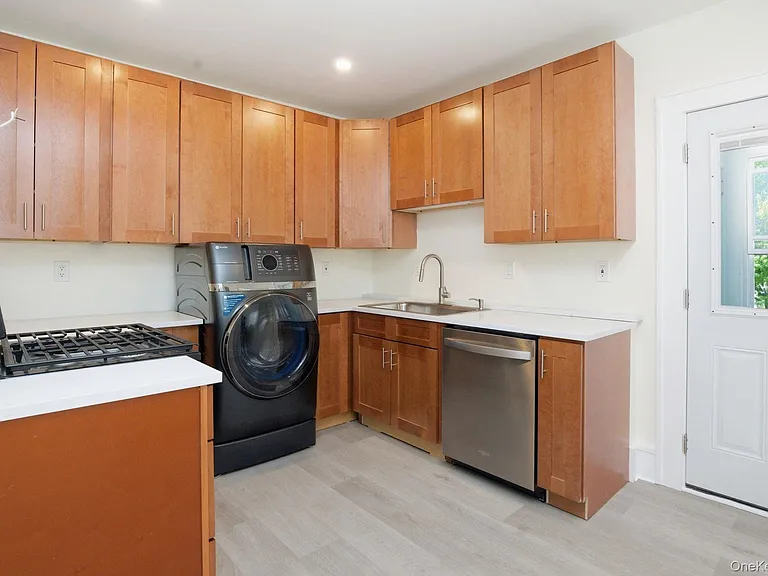 52 Nelson Ave #2 — Photo 18