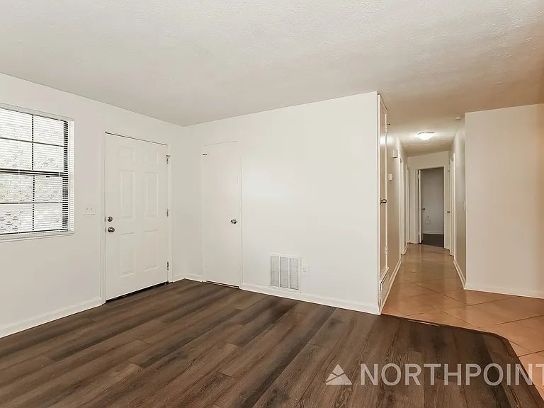 6139 Deepwood Dr E — Photo 2