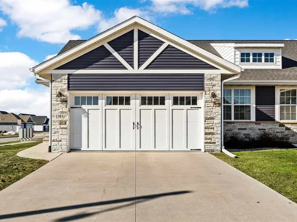 1393 Applewood Dr, Fairfax, IA 52228