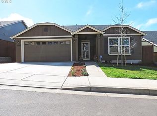 4867 Glacier Dr, Springfield, OR 97478